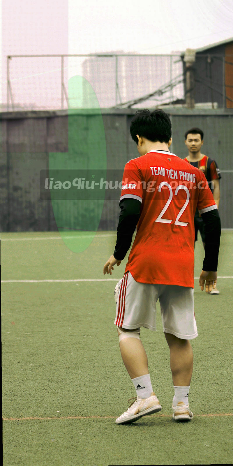 聊球APP手机截图，显示实时比分列表